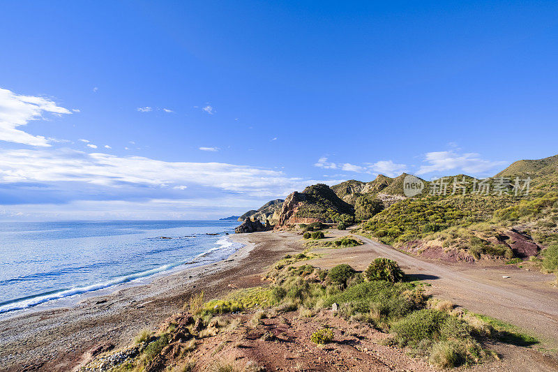 Playa del Sombrerico，西班牙安达卢西亚的一个偏远海滩